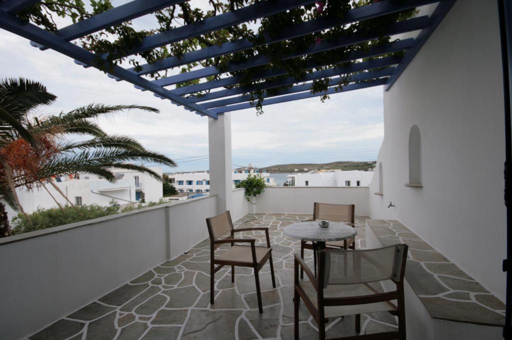 5 Best Hostels in Paros, Greece